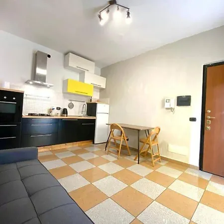 Conte Rosso House V&l, Con Doppia Ampia Terrazza, Vista Coorte Interna, Vicino A Metropolitana M2 Lambrate 米兰